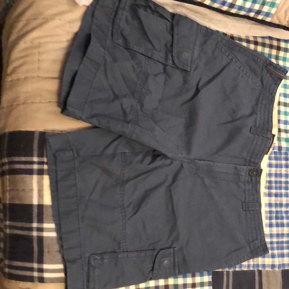 Tommy Hilfiger ocean blue cargo shorts size 40